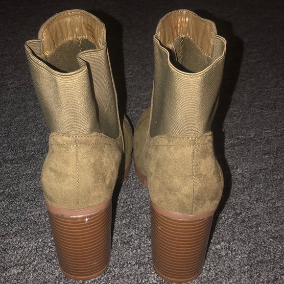 Ankle Boot - Picture 3 of 5